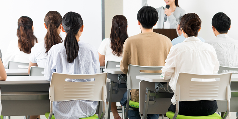 アカデミーの案内